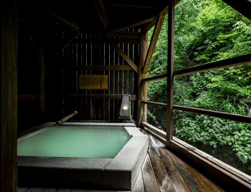 深山荘 高見屋 — 露天風呂