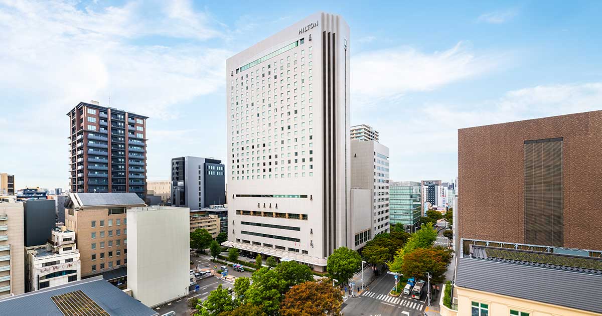 ヒルトン名古屋 — 名古屋・栄 · 名古屋駅と栄を結ぶ広小路通沿いに立つ28階建ての外観