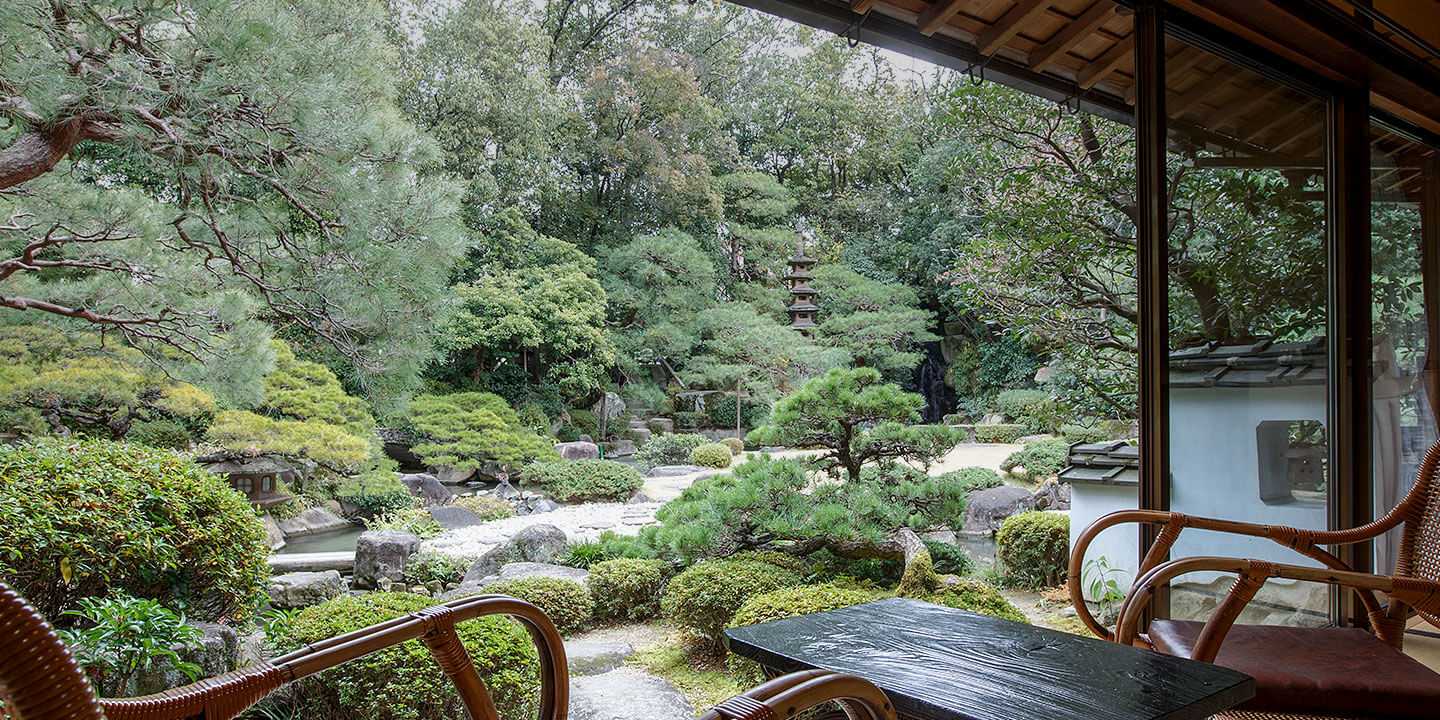 湯田温泉 松田屋ホテル — 山口市湯田温泉 · 創業約350年、維新の志士ゆかりの老舗旅館