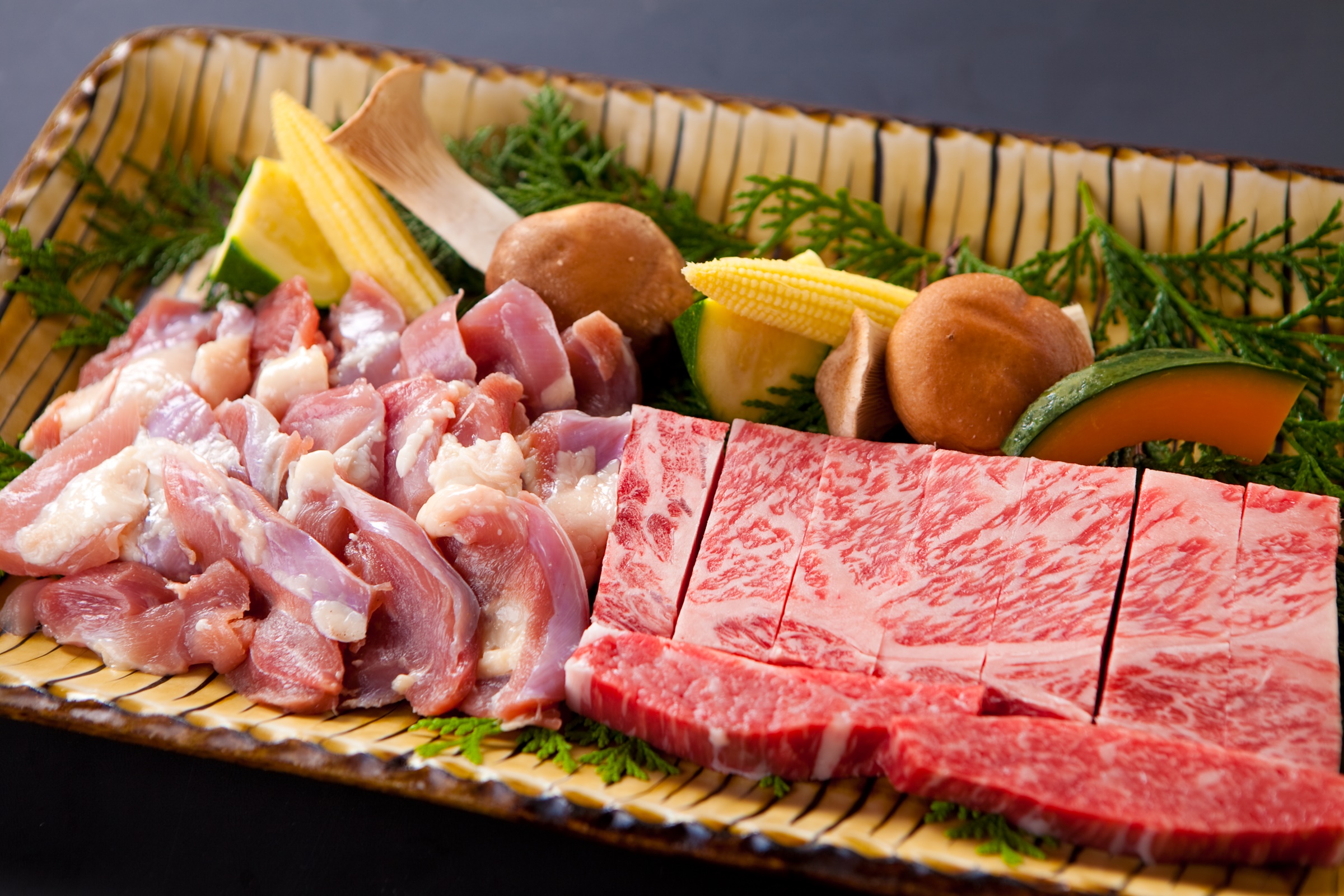 草屋根の宿 龍のひげ／別邸 ゆむた — 由布市 · 由布岳を望む森に5棟ずつの離れ、全室半露天風呂付き