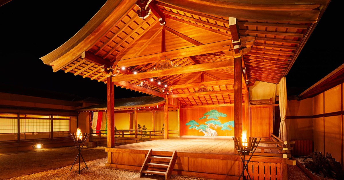 大和屋本店 — 松山・道後湯之町 · 能舞台を擁する数寄屋造りの老舗和宿、本館目の前