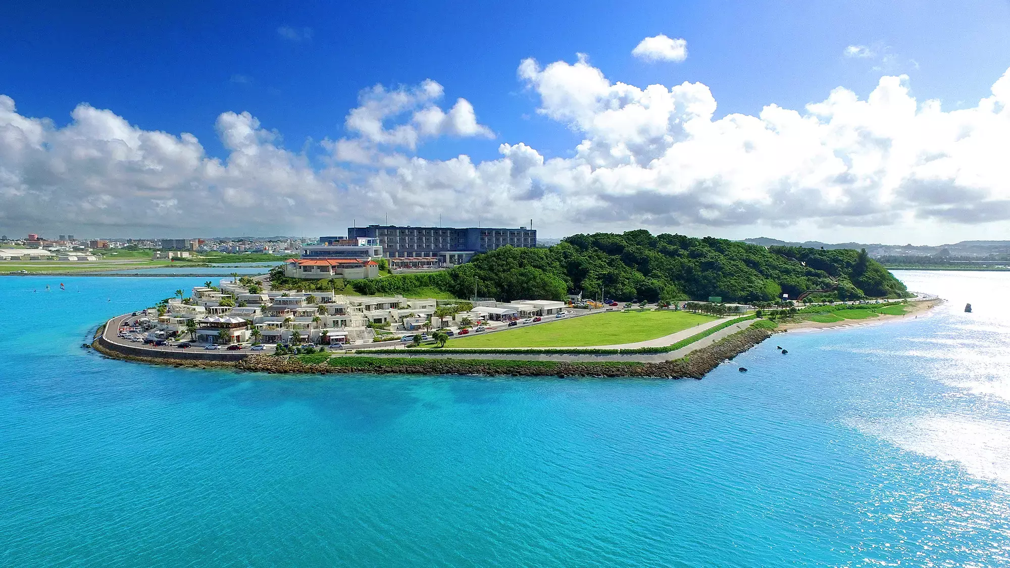 琉球温泉 瀬長島ホテル — 沖縄豊見城・瀬長島 · 天然温泉+インフィニティプールの島型リゾート
