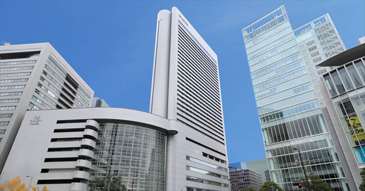 ヒルトン大阪 — 北区梅田 · JR大阪駅徒歩2分、低層部スカイテラスからの梅田夜景