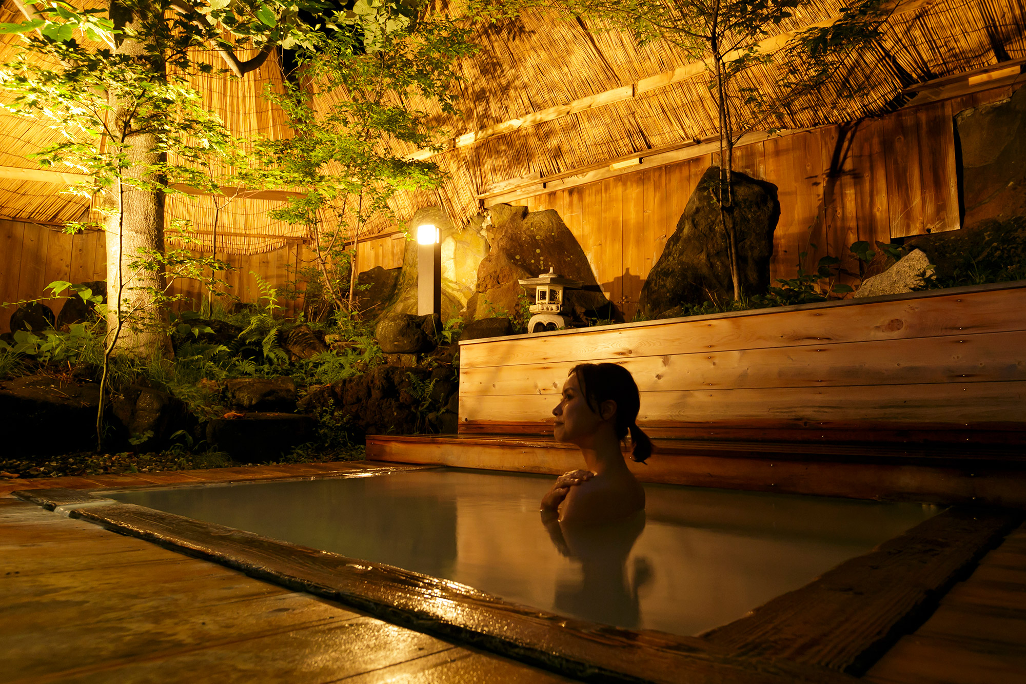 旅館 こだま — 乗鞍高原・中央エリア · 乳白色の硫黄泉と 24 時間予約制の貸切露天