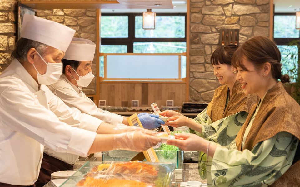 みなかみホテルジュラク — みなかみ町湯原 · 水上温泉中心、利根川沿いの大型ファミリー旅館