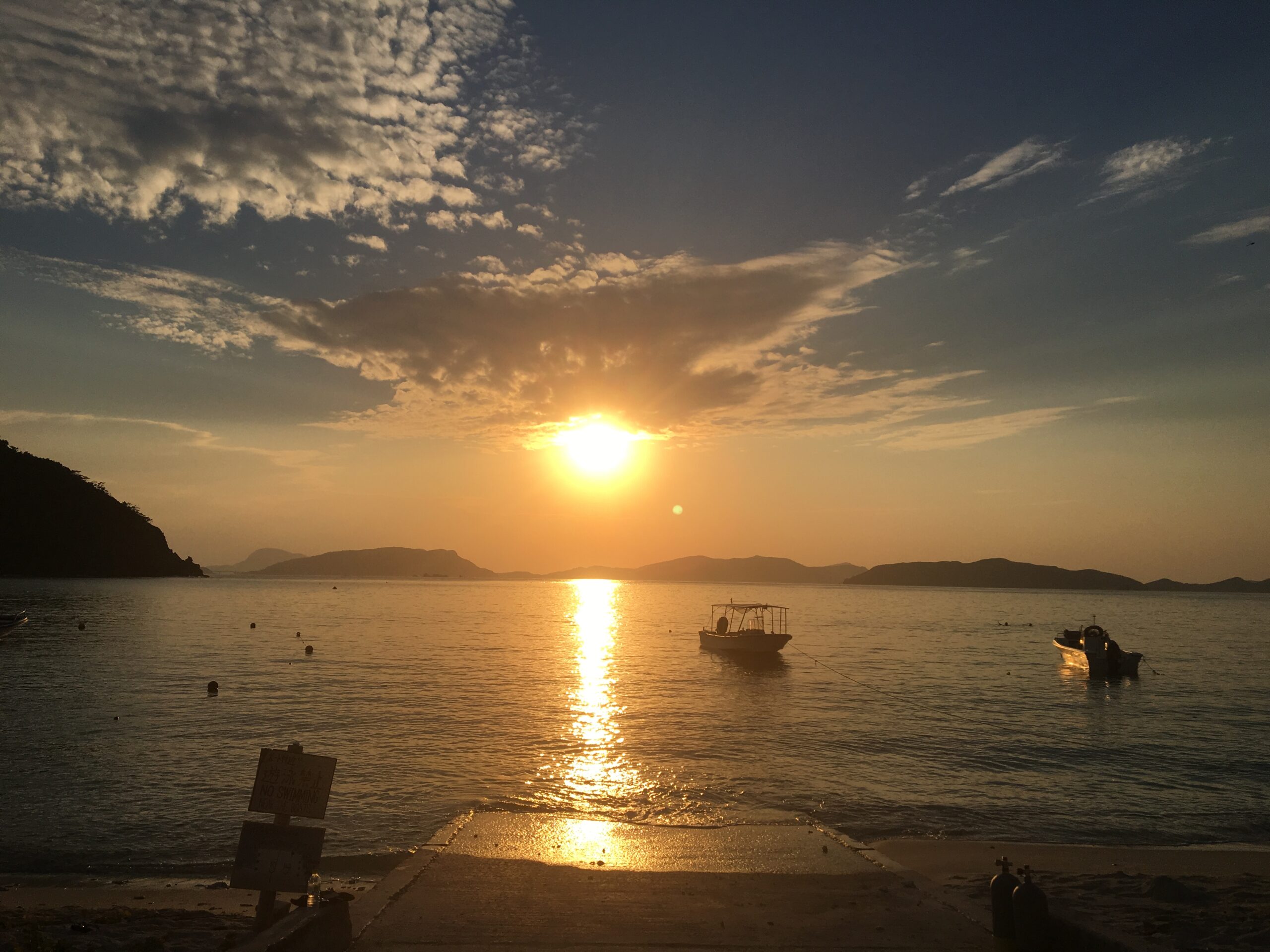 HOTEL KANALOA — 渡嘉敷島 渡嘉敷港前 · 2024年開業の新しい中型リゾート