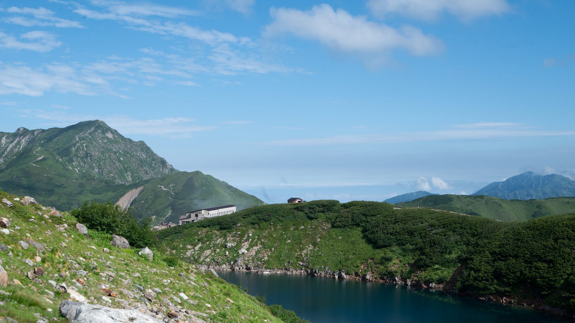 みくりが池温泉 — 立山・室堂平 · 標高2,410m、室堂平に湧く日本最高所の天然温泉