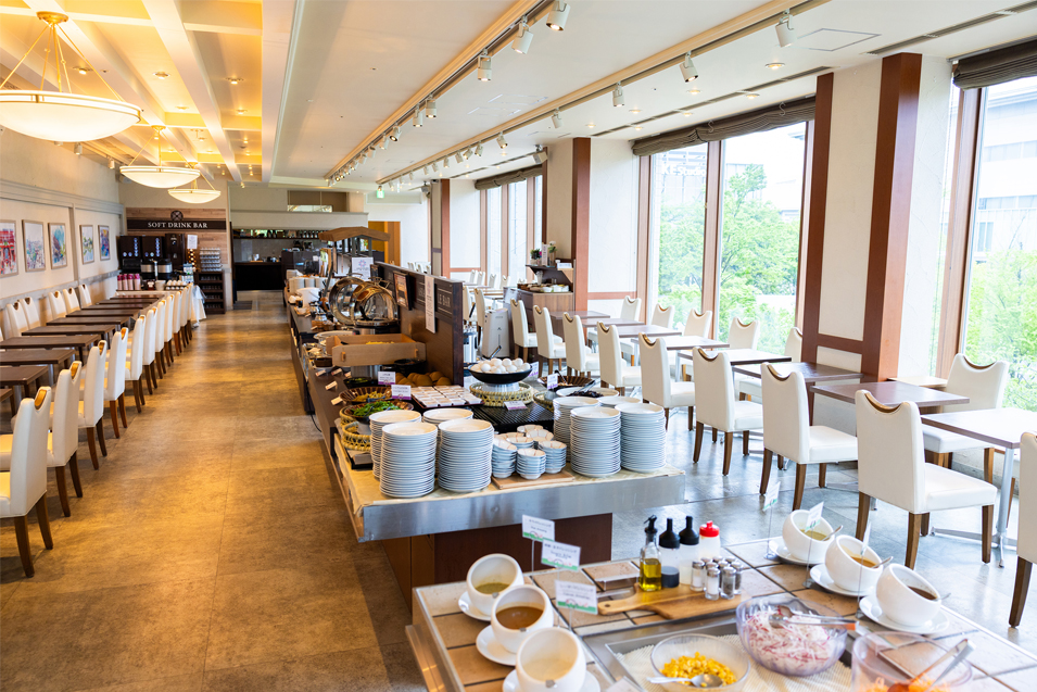 相鉄グランドフレッサ 東京ベイ有明 — 東京都江東区有明3-6-6 · 2階の朝食会場「創菜Patio」、6時45分から開くビュッフェ