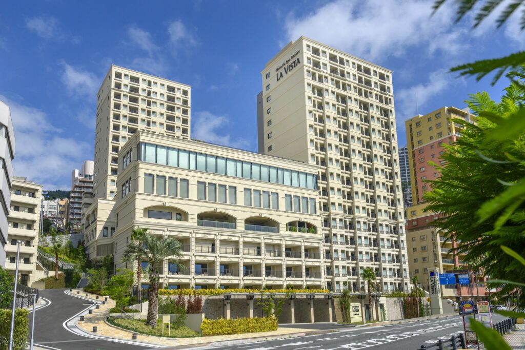 【一軒の宿】2026年3月開業 ラビスタ熱海テラス — 海を見下ろす客室温泉と24時間の貸切風呂で過ごす、開業初年度の熱海ソロ&ふたり