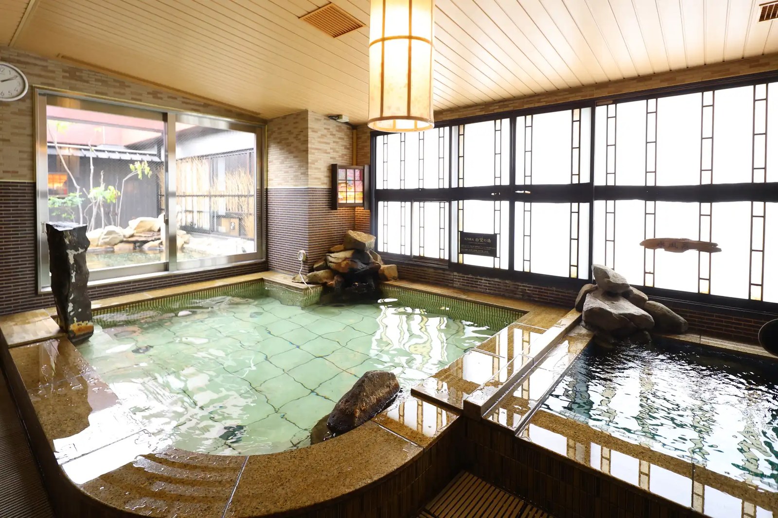 天然温泉 白鷺の湯 ドーミーイン姫路 — 姫路市豊沢町 · 12階の天然温泉大浴場「白鷺の湯」内風呂