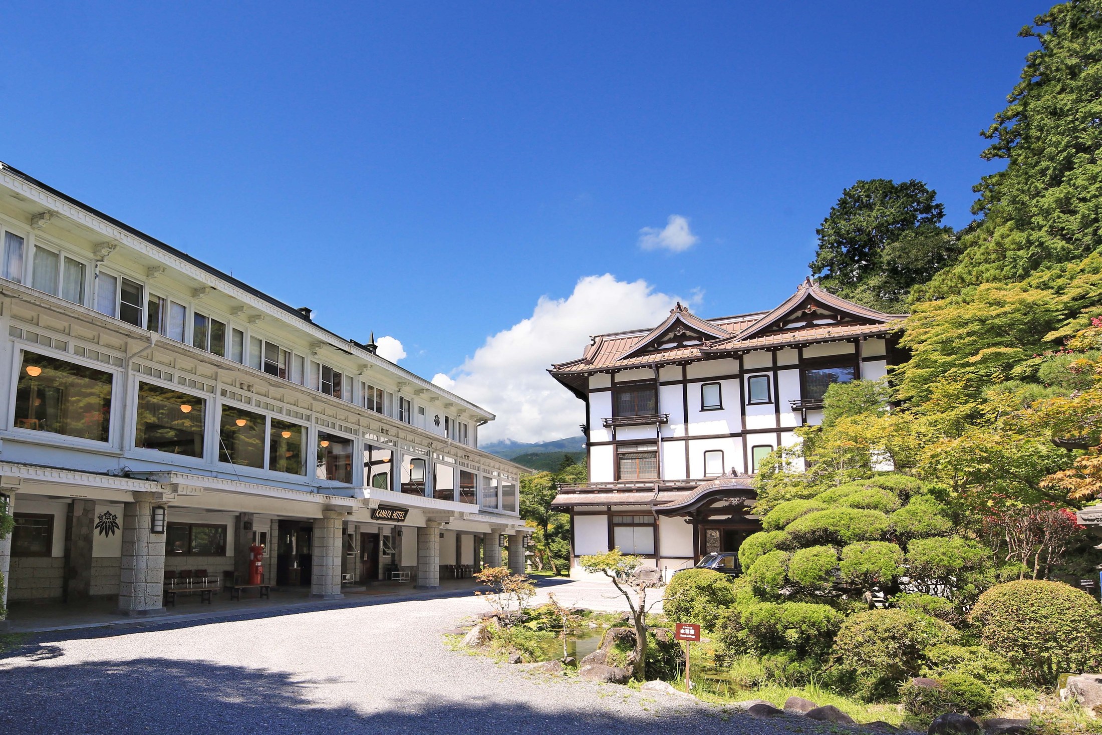 日光金谷ホテル — 栃木県日光市上鉢石町 · 1873年創業、本館・新館・別館が国の登録有形文化財のクラシックホテル外観