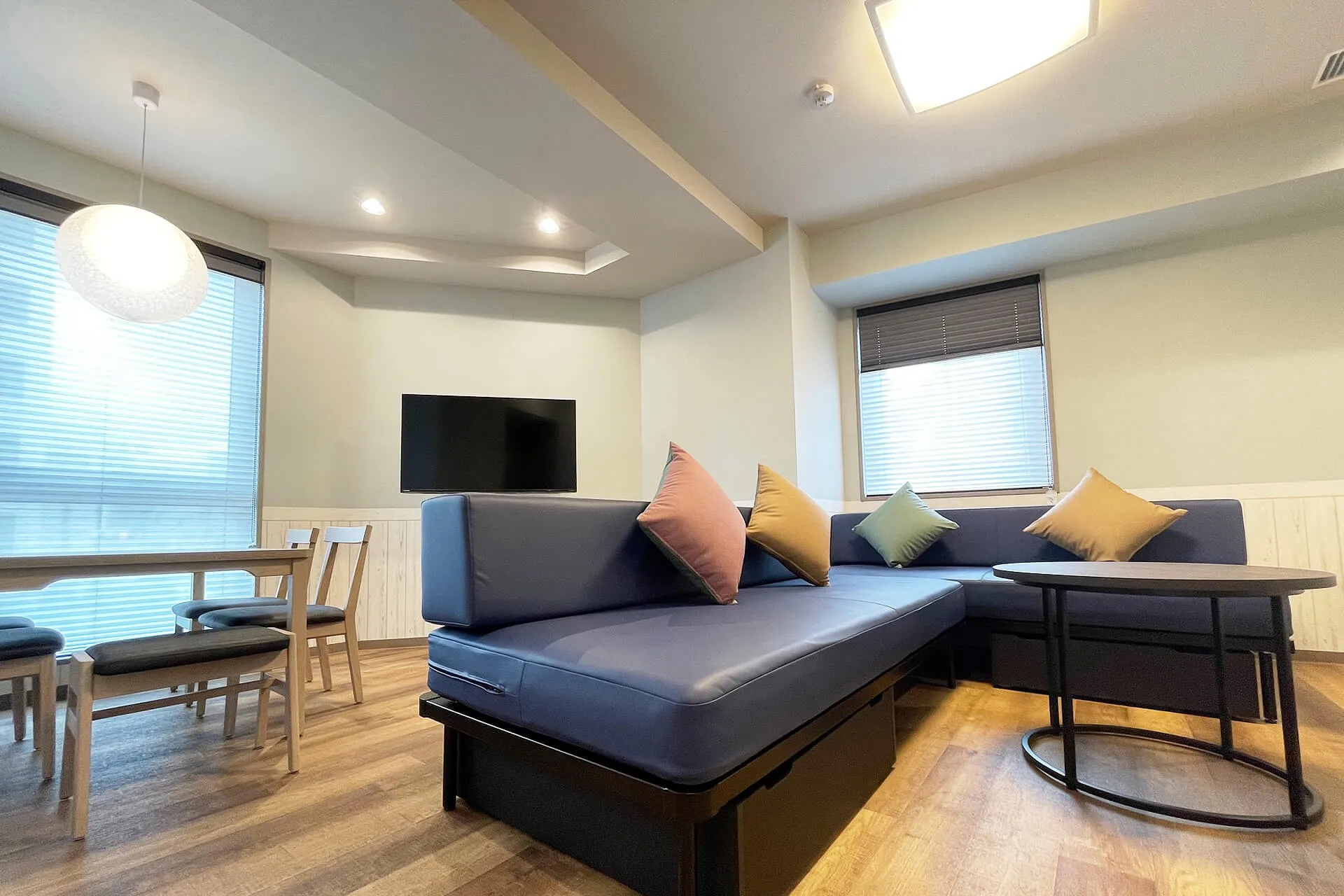 KOKO HOTEL Residence 浅草田原町 — 東京・寿 · 32㎡から始まるキッチン付き客室のリビング