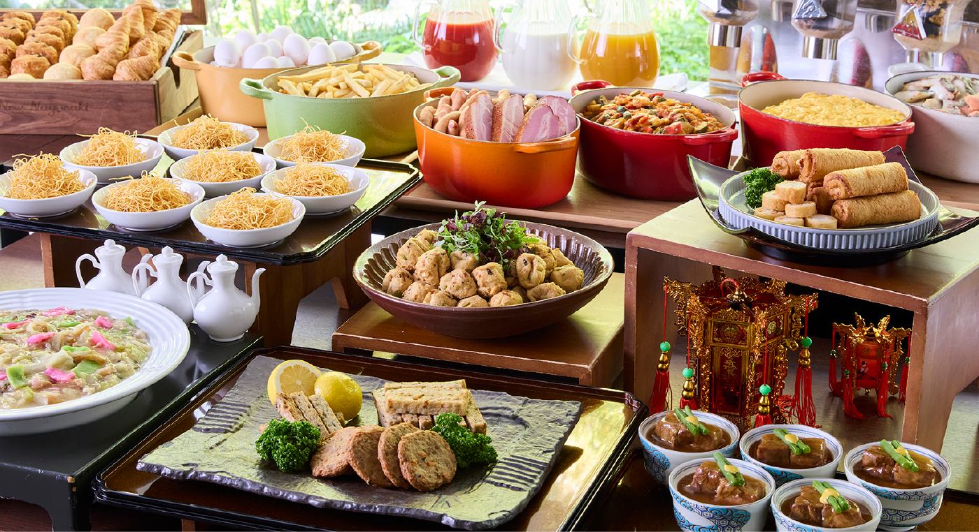 ホテルニュー長崎 — 長崎市大黒町 · 皿うどんや角煮を並べた長崎らしい朝食ビュッフェ