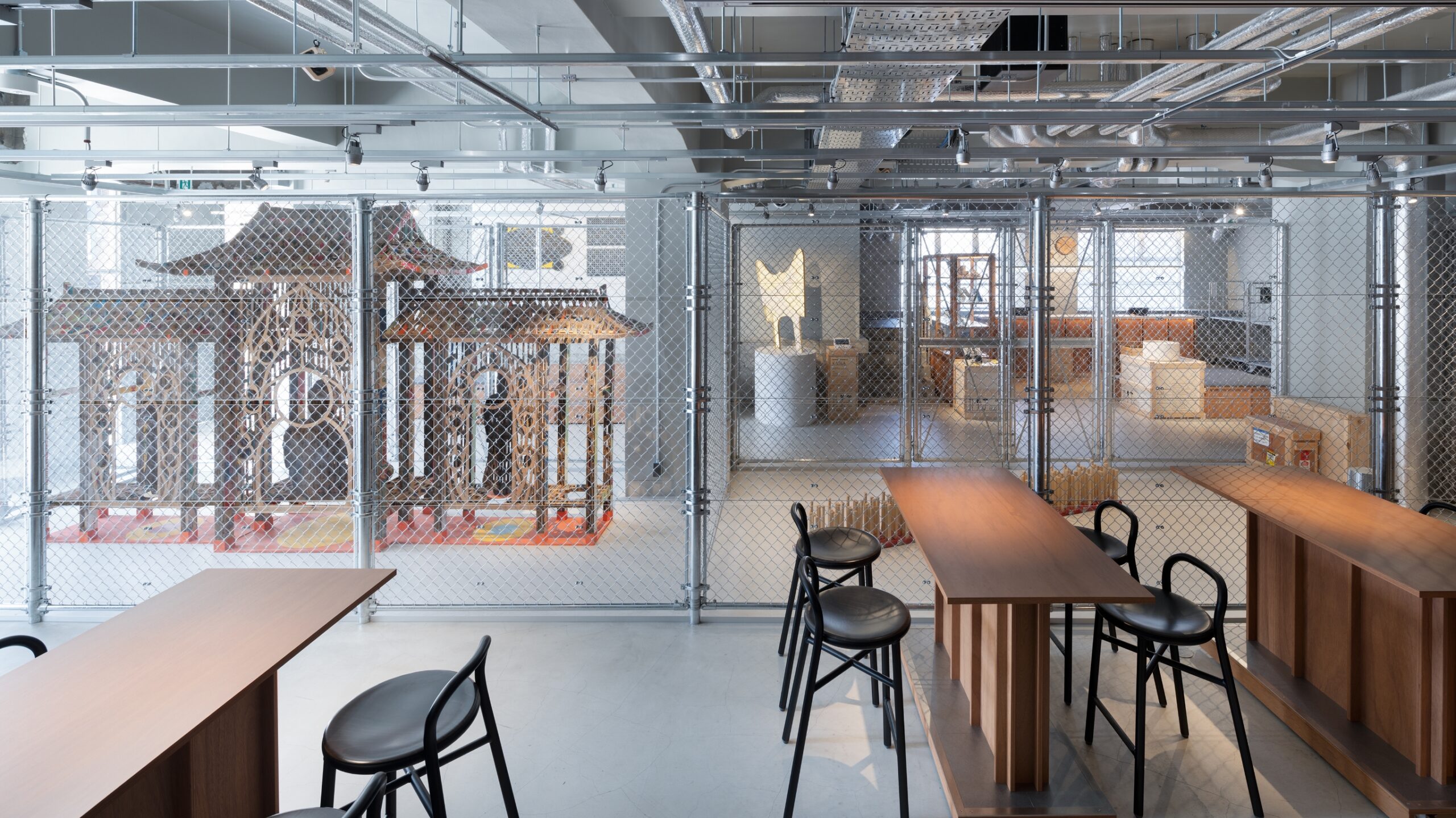 KAIKA 東京 by THE SHARE HOTELS — 東京・墨田区本所 · 元倉庫の躯体を生かした公開型アートストレージと共用ラウンジ