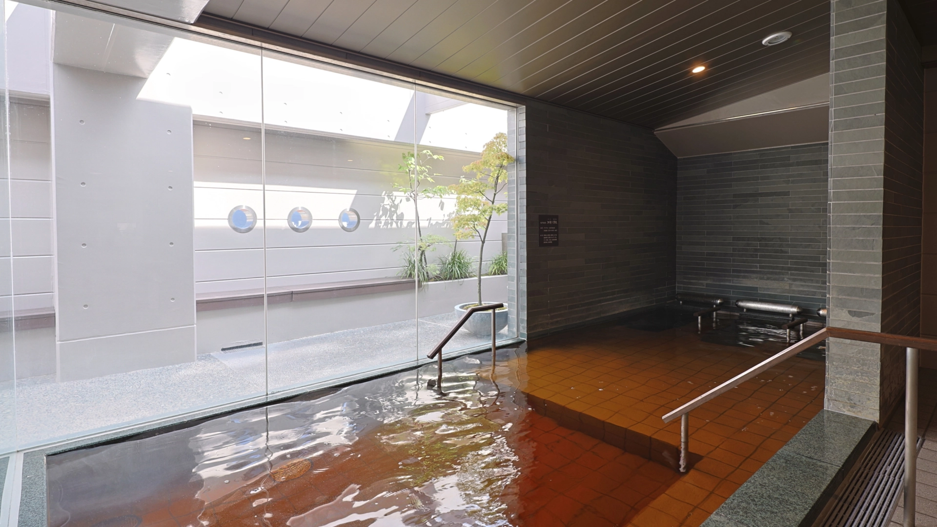 ドーミーイン金沢 — 金沢駅東口・堀川新町 · 最上階14階の天然温泉大浴場「加賀の湧泉」